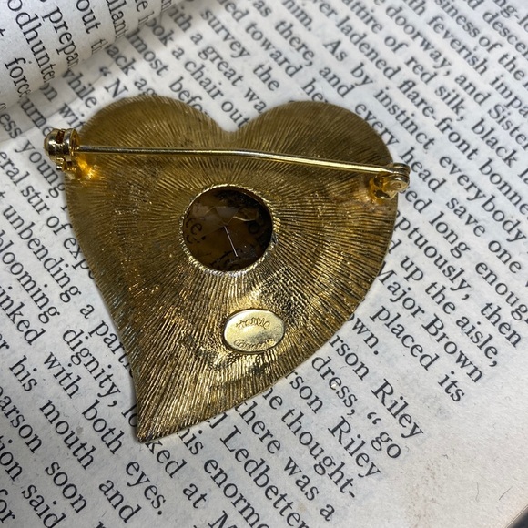 Vintage Heart Pin Brooch - Signed Hattie Carnegie - Picture 3 of 4